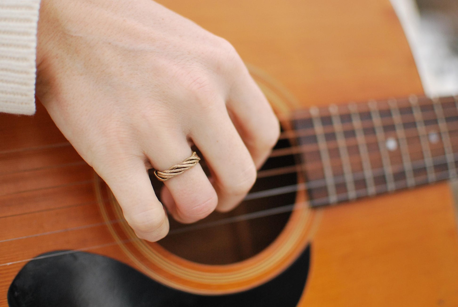 Hammered Guitar String Ring: Recycled Music Jewelry